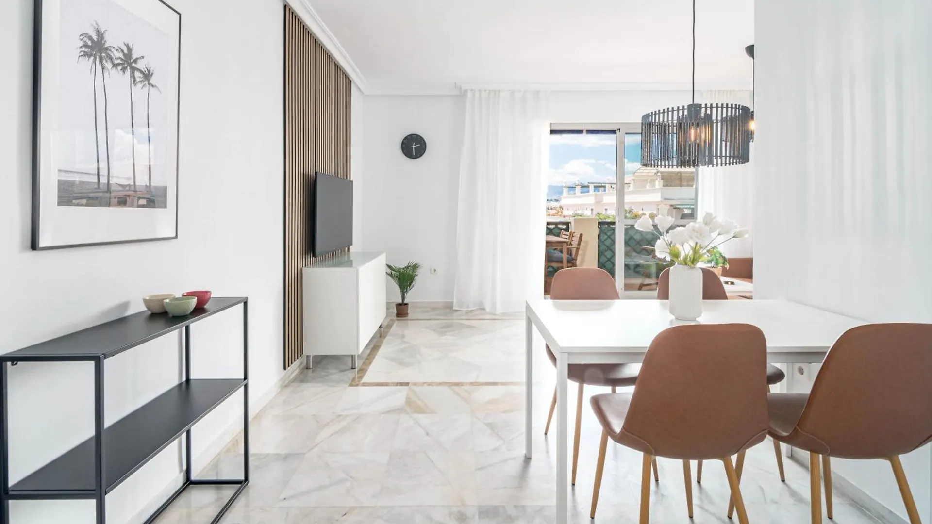 Contemporary Apartment Near Puerto Banus Marbella