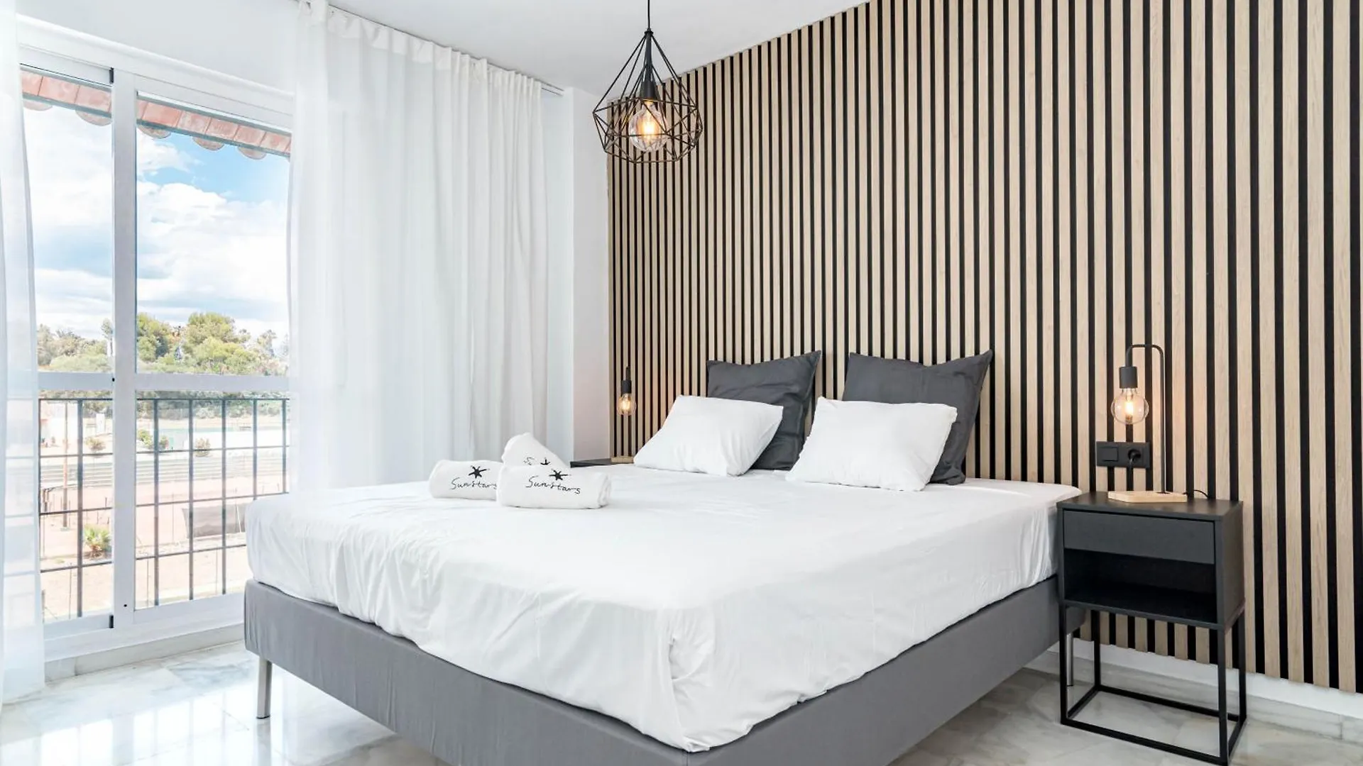 Contemporary Apartment Near Puerto Banus 마르베야 0*,