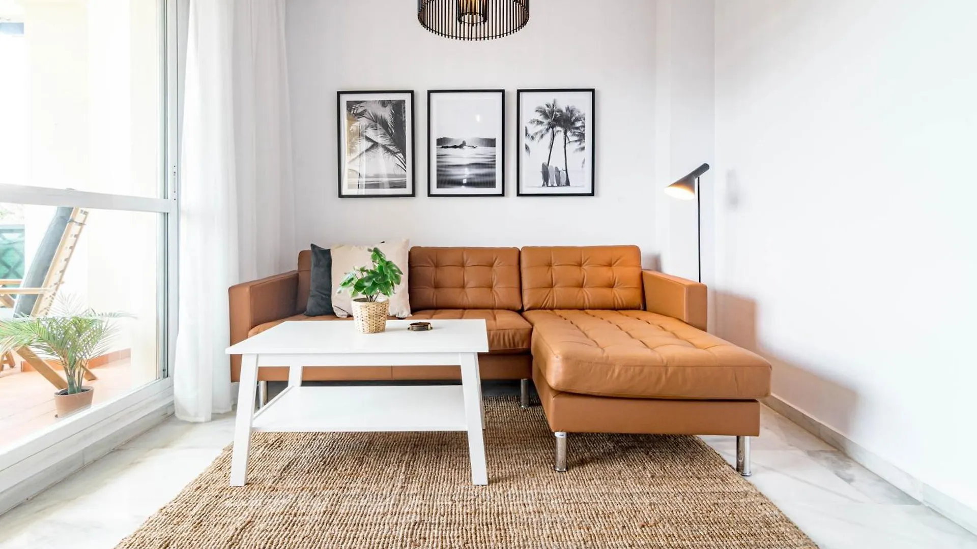 Contemporary Apartment Near Puerto Banus Marbella