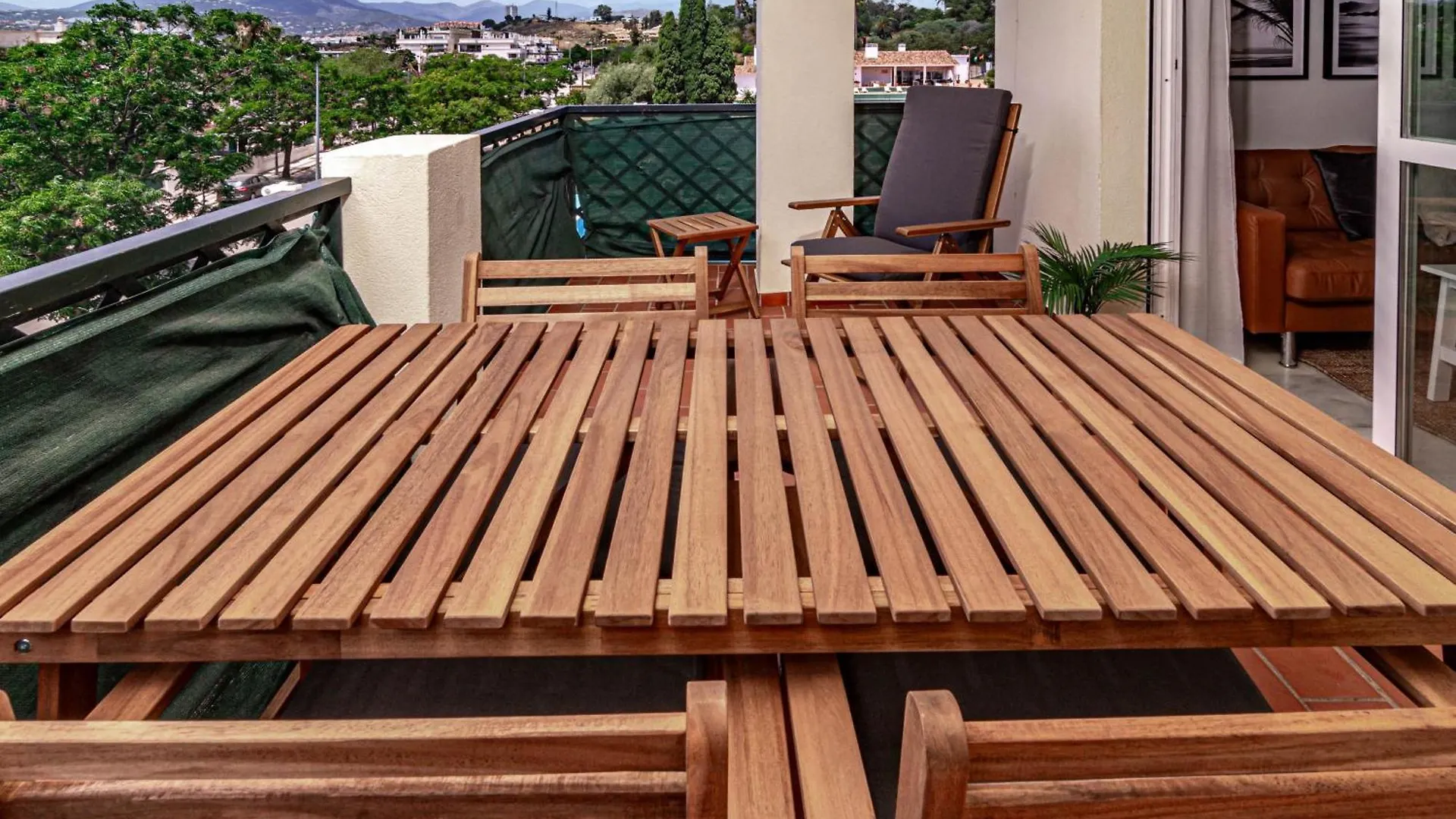 Contemporary Apartment Near Puerto Banus Marbella