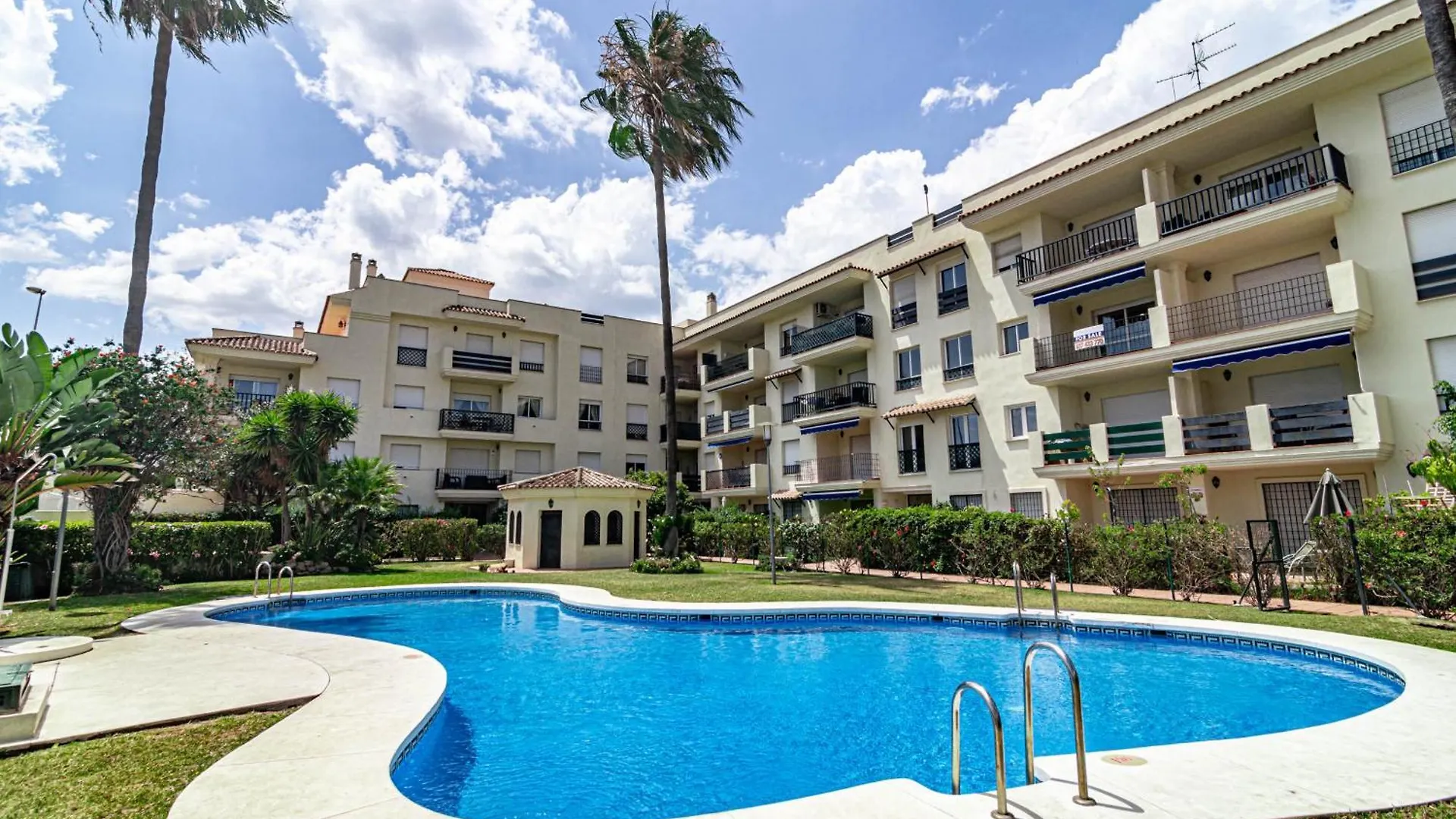 Contemporary Apartment Near Puerto Banus Marbella