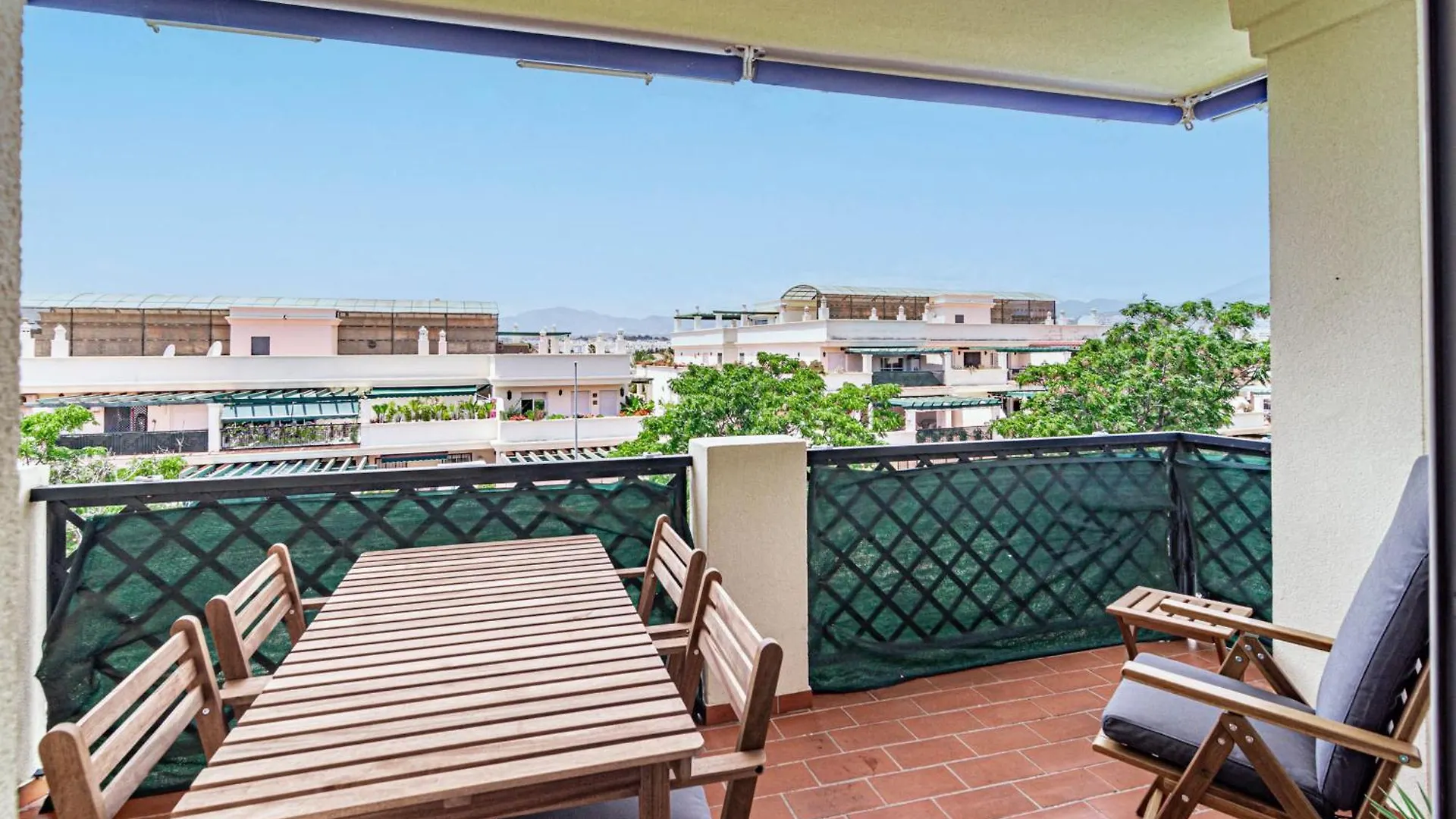 Contemporary Apartment Near Puerto Banus Marbella
