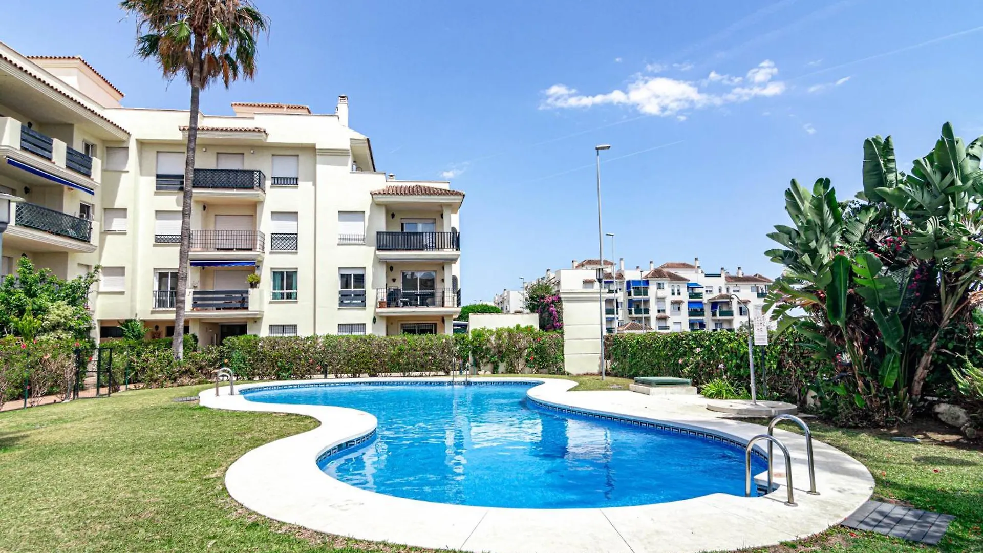 Contemporary Apartment Near Puerto Banus Marbella