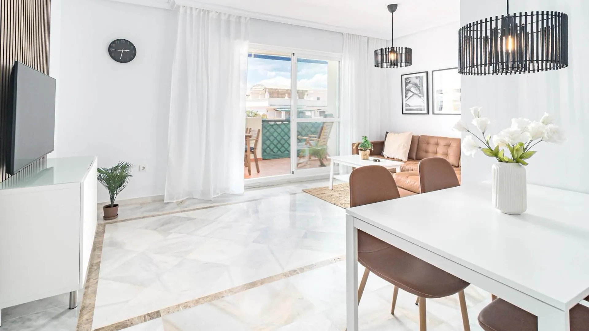 Contemporary Apartment Near Puerto Banus Marbella